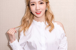 丹麦白衣小姐姐,温暖瞬间，跨国文化交流的使者